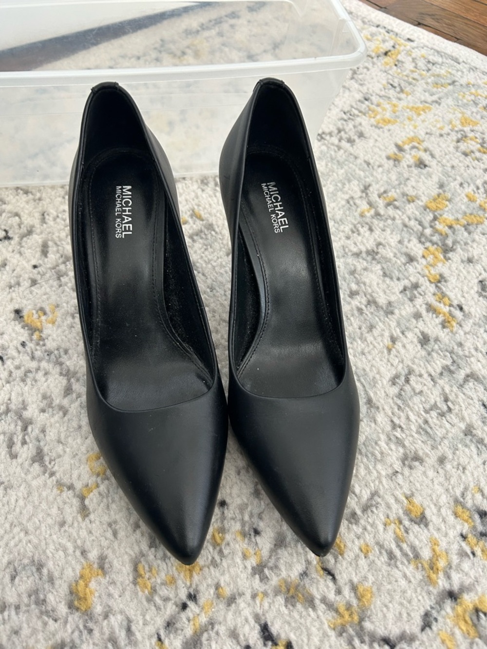 MICHAEL Michael Kors Black Pointed Leather Pumps